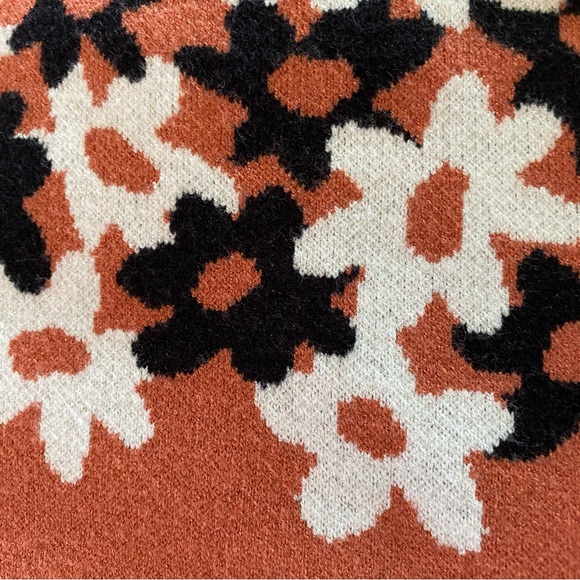 Anthropologie Maeve short sleeve sweater gets many compliments! - Picture 3 of 6